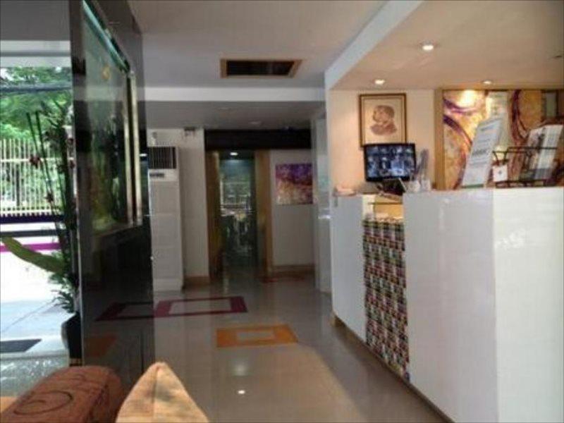 Paradiso Boutique Suites Bangkok Exterior photo