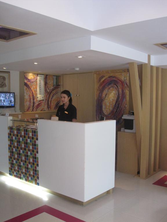 Paradiso Boutique Suites Bangkok Exterior photo